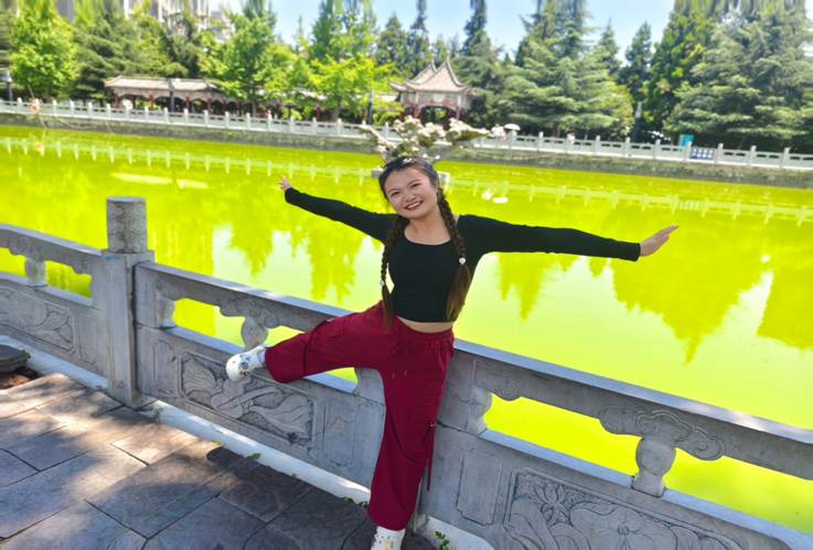 69E3D21B34046454E4CDB73BCB553BBA